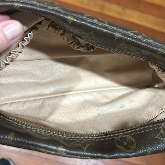 Authentic Louis Vuitton Cosmetic Case - Picture 9 of 11